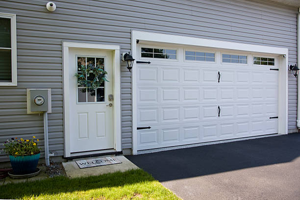 24/7 Emergency Garage Door Panel Replacement experts in Highland County County, VA